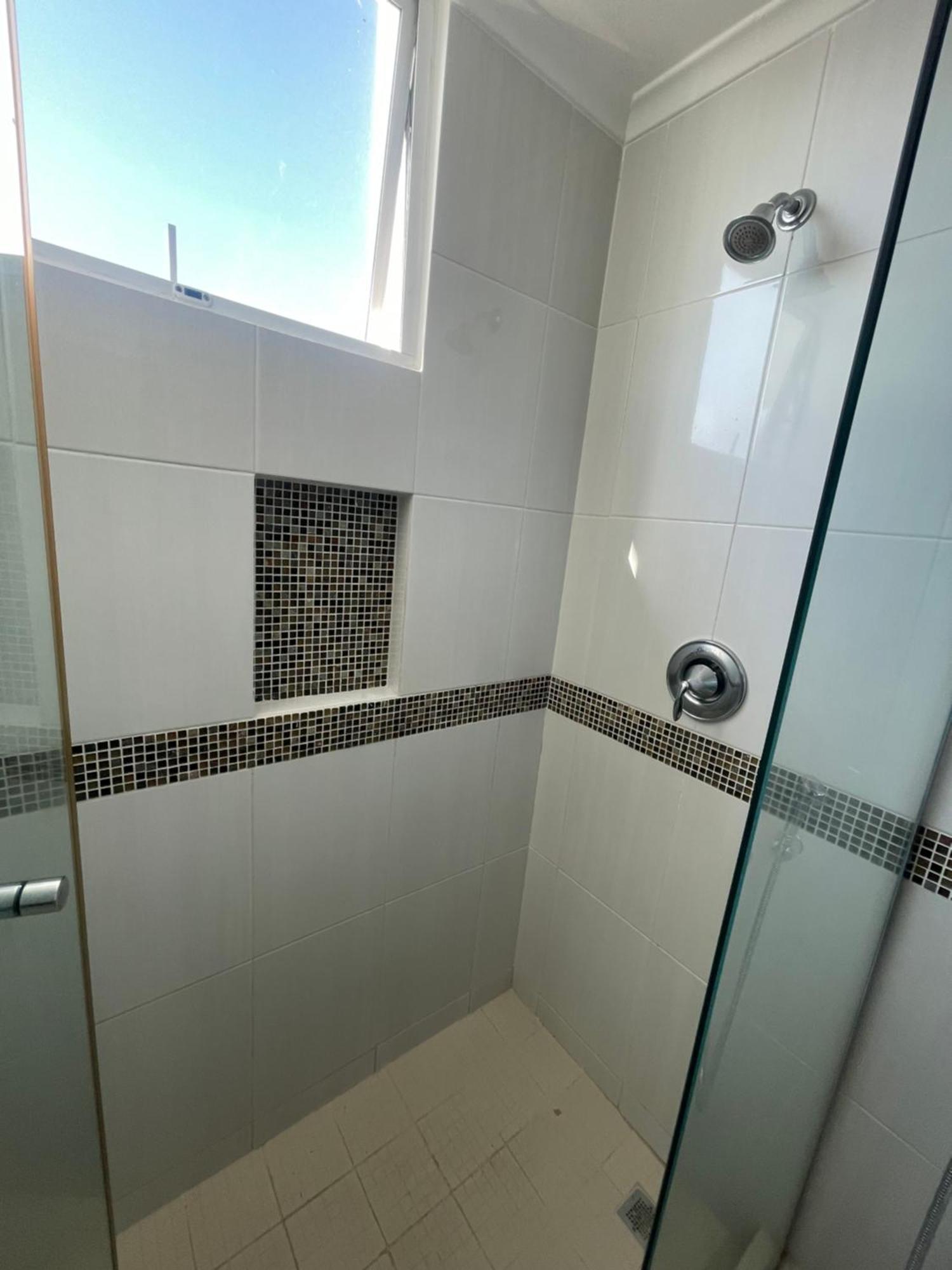 Hab Compartida Con Bano Privado En Un Piso 24 Con Todo Lo Necesario Panama (ville)