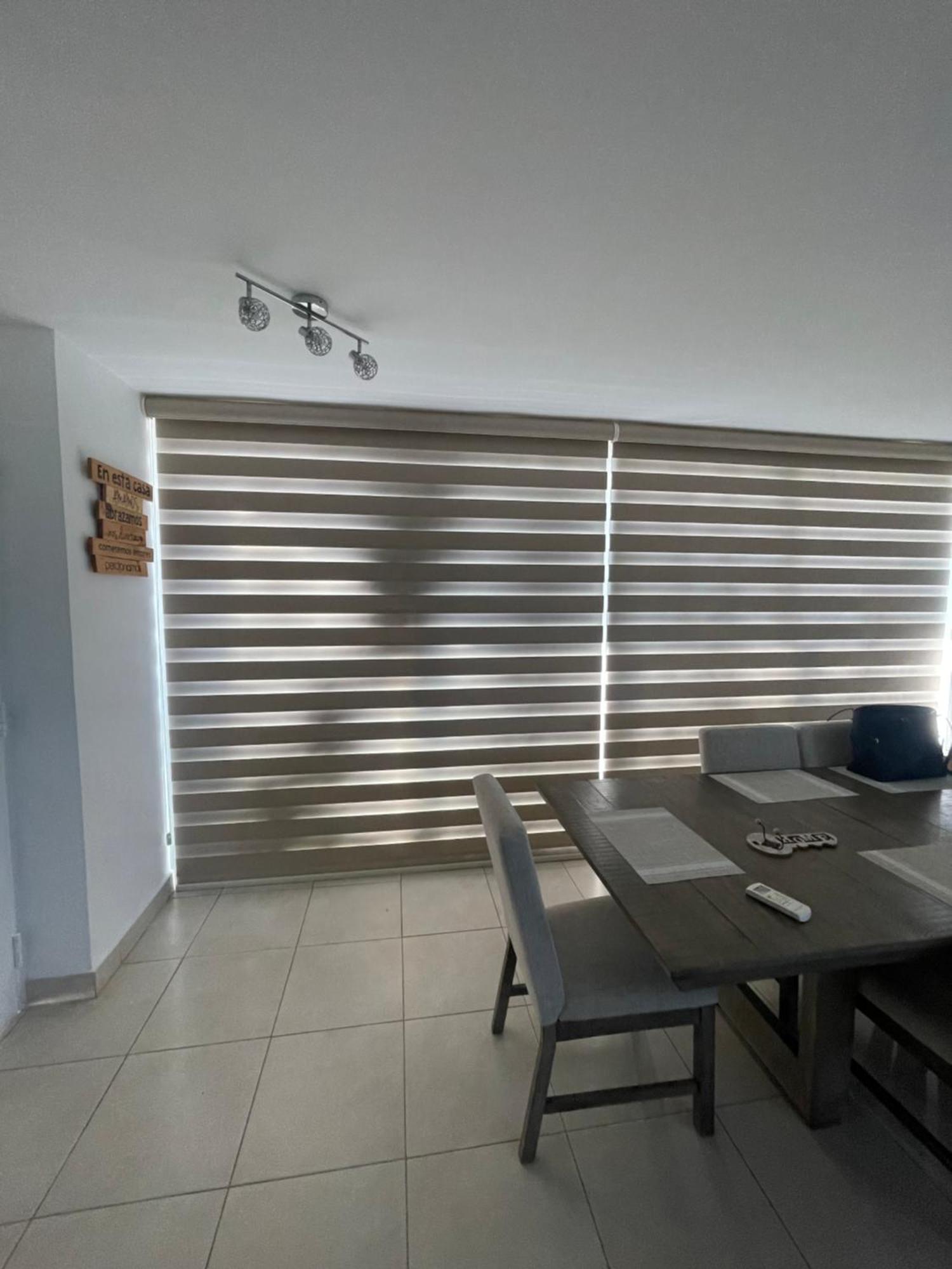 Hab Compartida Con Bano Privado En Un Piso 24 Con Todo Lo Necesario Appartement *