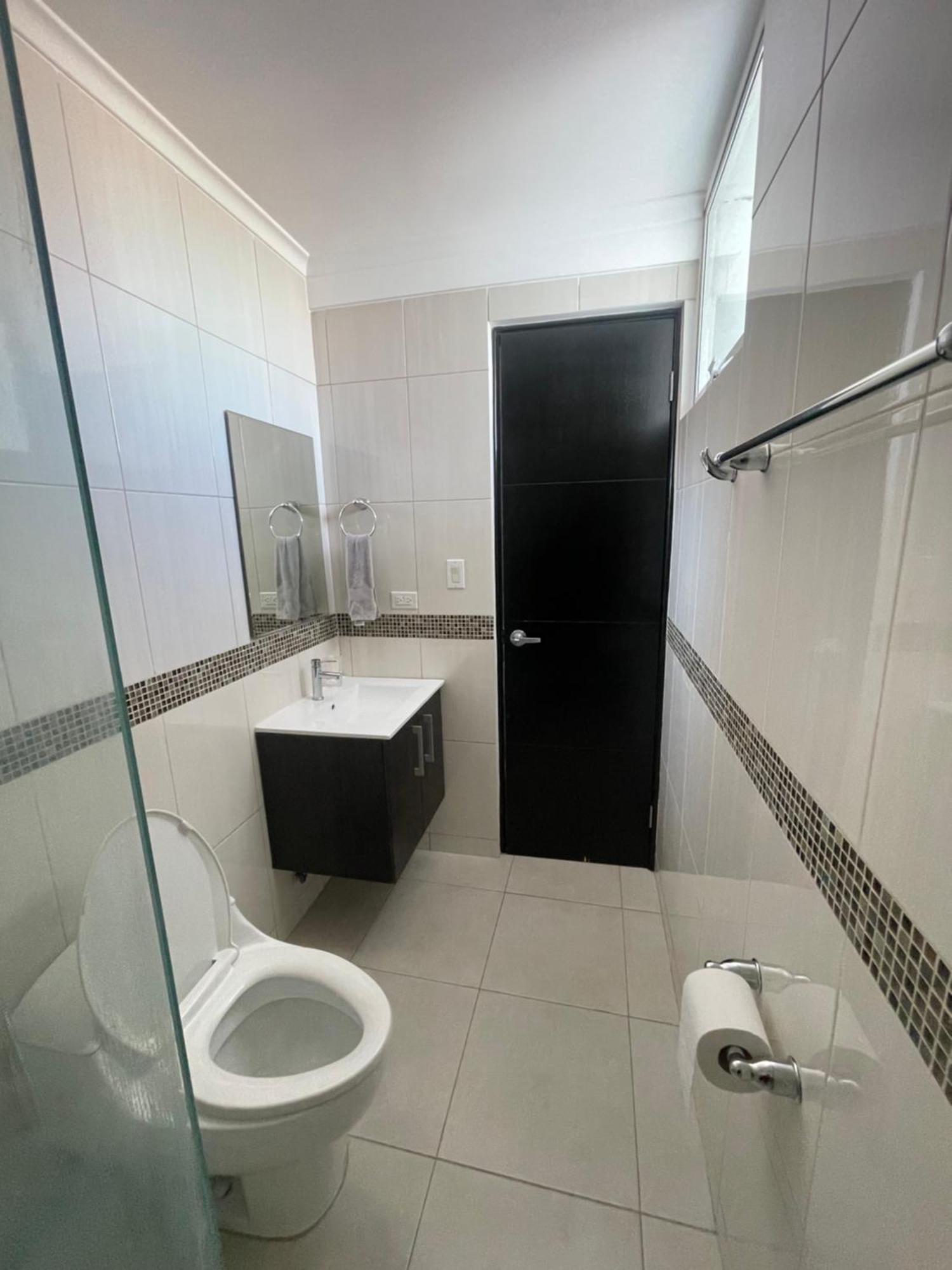Hab Compartida Con Bano Privado En Un Piso 24 Con Todo Lo Necesario Appartement Panama (ville)